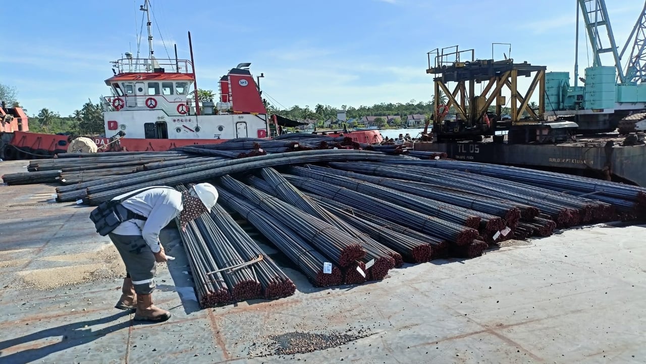 Pengiriman Kargo Besi Beton