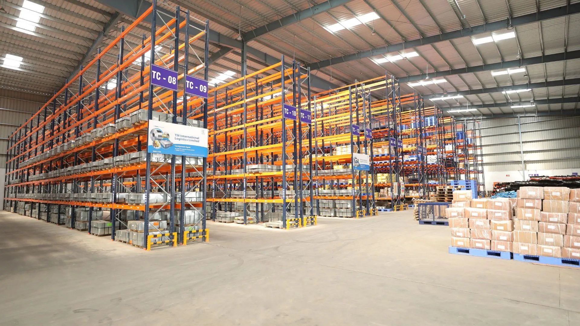 Artikel - rak warehouse untuk stok barang